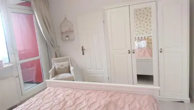 Ein Bett oder Betten in einem Zimmer der Unterkunft Romantic Style Apartment Berlin Alexanderplatz