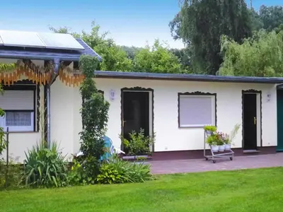 Ein Garten an der Unterkunft Reihenhaus in Lübben an der Spree