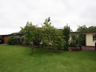 Ein Garten an der Unterkunft Reihenhaus in Lübben an der Spree