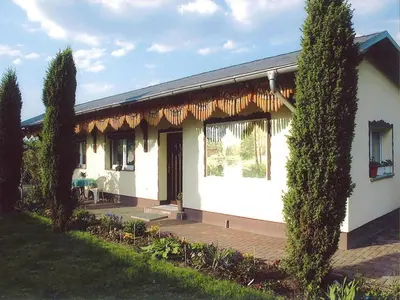 Ein Garten an der Unterkunft Reihenhaus in Lübben an der Spree