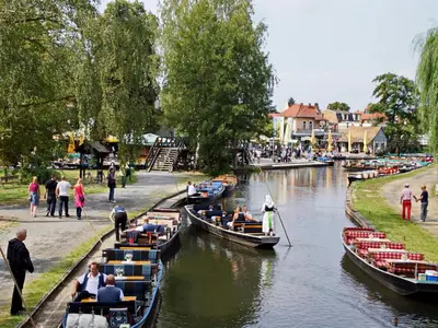 Blick auf einen Fluss in der Nähe des Ferienhauses