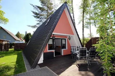Das Gebäude in dem sich das Ferienhaus befindet