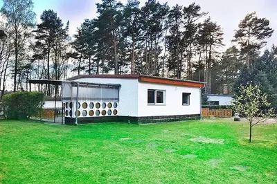 Ein Garten an der Unterkunft Ferienhaus Seeblick, Schönberg