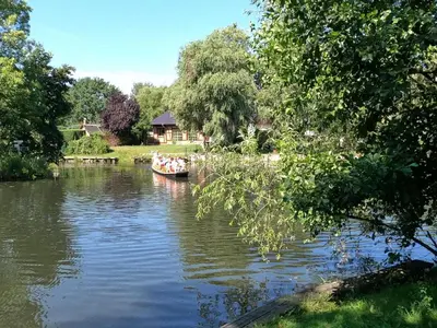 Blick auf einen Fluss in der Nähe des Ferienhauses
