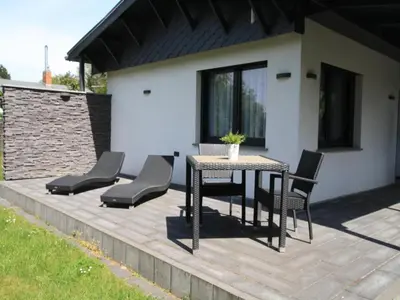 Das Gebäude in dem sich das Ferienhaus befindet