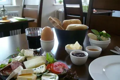 Essen in der Ferienwohnung oder in der Nähe
