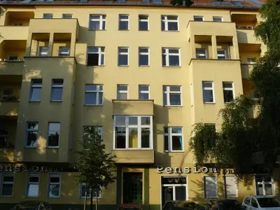 Das Gebäude in dem sich die Pension befindet