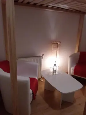 Ein Sitzbereich in der Unterkunft Living in the Box