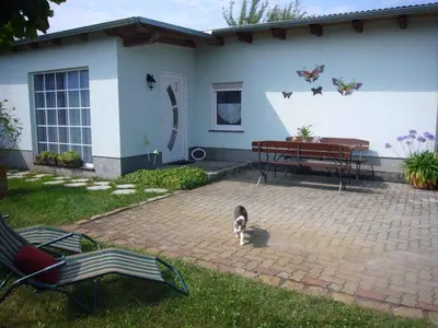 Ein Garten an der Unterkunft Apartments in Lübben Spreewald 26522