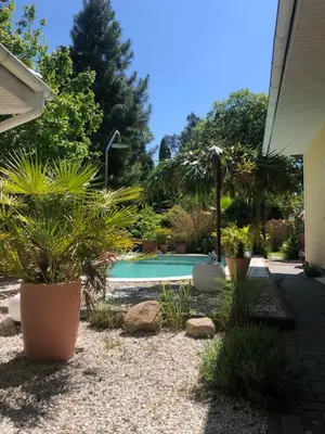 Der Swimmingpool an oder in der Nähe von Apartment TinyHouse mit Pool, Outdoor Whirlpool und Garten