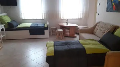 Ein Sitzbereich in der Unterkunft Ferienwohnung Zossen