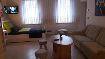 Ein Sitzbereich in der Unterkunft Ferienwohnung Zossen