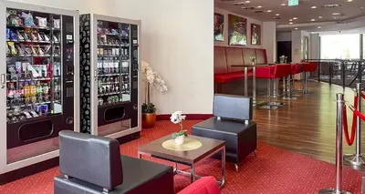 Getränke in der Unterkunft PLAZA Premium Berlin Kurfürstendamm