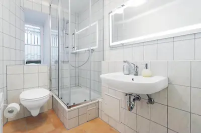 Ein Badezimmer in der Unterkunft BIG CENTRAL CITY APARTMENT