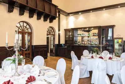Ein Restaurant oder anderes Speiselokal in der Unterkunft Gutshof Havelland