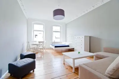 Ein Sitzbereich in der Unterkunft Magnificent turn of century flat (legal)