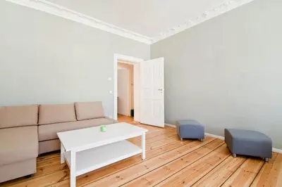 Ein Sitzbereich in der Unterkunft Magnificent turn of century flat (legal)