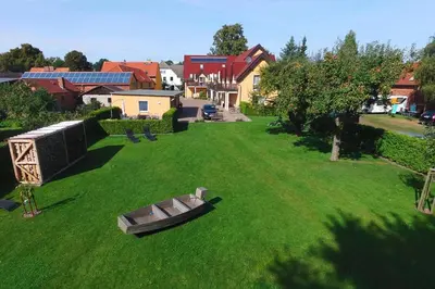 Ein Garten an der Unterkunft Appartements Am Spreewaldfliess, Schlepzig