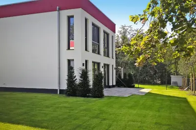 Ein Garten an der Unterkunft Doppelhaushälften, Strausberg