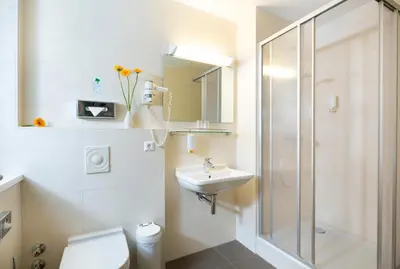 Ein Badezimmer in der Unterkunft Europäische Akademie Berlin
