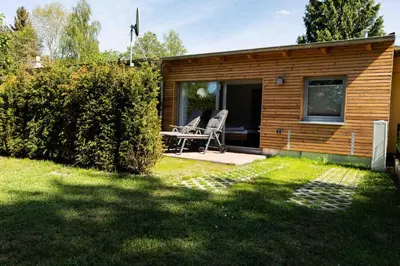 Ein Garten an der Unterkunft kleineHauszeit das Ferienhaus am Grimnitzsee