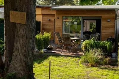 Ein Garten an der Unterkunft kleineHauszeit das Ferienhaus am Grimnitzsee