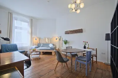 Ein Sitzbereich in der Unterkunft Courtyard Apartment (LIDELI)