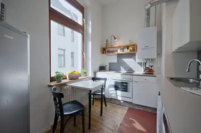 Küche/Küchenzeile in der Unterkunft Courtyard Apartment (LIDELI)