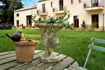 Ein Garten an der Unterkunft Cellino Hotel Prieros