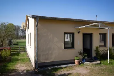 Das Gebäude in dem sich die Ferienwohnung befindet