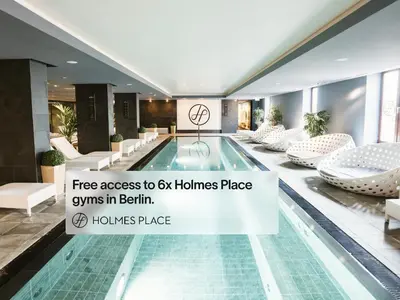 Der Swimmingpool an oder in der Nähe von Numa Berlin Drift