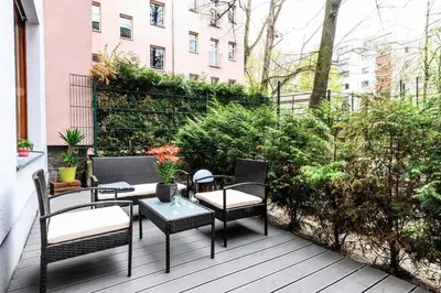 Ein Garten an der Unterkunft 90sqm 2BR Design Gem - outdoor terrace