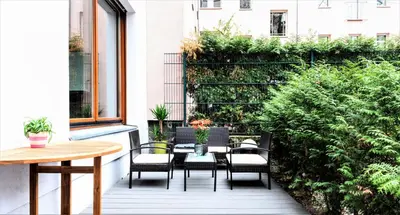Ein Garten an der Unterkunft 90sqm 2BR Design Gem - outdoor terrace