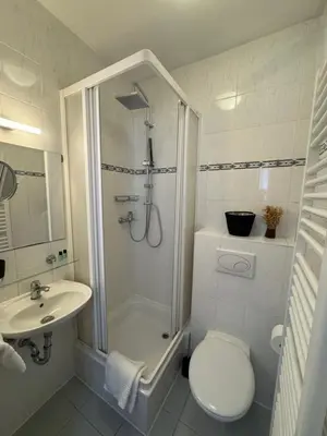Ein Badezimmer in der Unterkunft Hotel Bonverde (Wannsee-Hof)