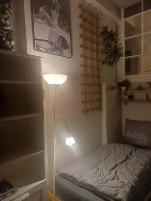 Ein Bett oder Betten in einem Zimmer der Unterkunft Ku'damm Taler's Central - Self Check In