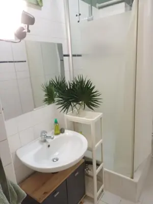 Ein Badezimmer in der Unterkunft Ku'damm Taler's Central - Self Check In