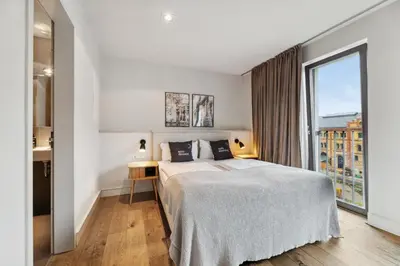 Ein Bett oder Betten in einem Zimmer der Unterkunft Limehome Berlin Prenzlauer Allee - Digital Access