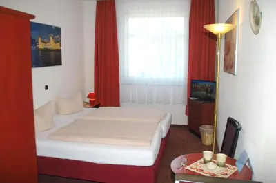 Ein Bett oder Betten in einem Zimmer der Unterkunft Keramik Hotel Rheinsberg