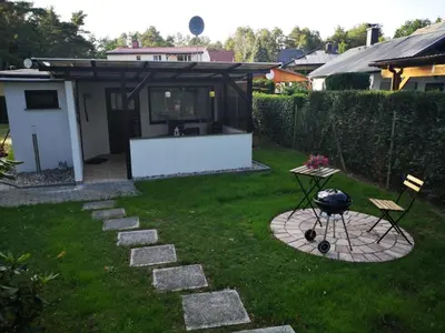 Ein Garten an der Unterkunft Haus Andrea