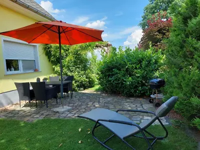 Ein Garten an der Unterkunft Ferienwohnung Lotte
