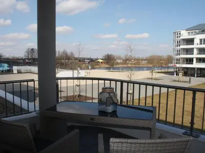 Ein Balkon oder eine Terrasse in der Unterkunft Zum großen Zernsee am Hafen