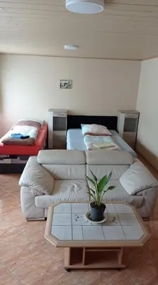 Ein Sitzbereich in der Unterkunft Gästewohnung Locktow, Hauptstraße 1
