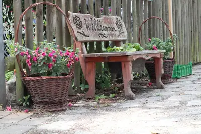 Ein Garten an der Unterkunft Altes Gärtnerhaus