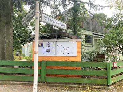 Ein Garten an der Unterkunft Zimmervermietung Berlin-Spandau