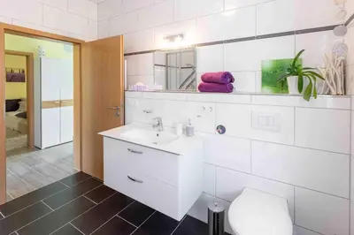 Ein Badezimmer in der Unterkunft Havel Ferienhaus Brandenburg, Nähe Beetzsee