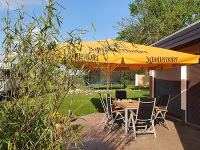 Ein Garten an der Unterkunft Idylle am See
