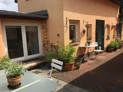 Ein Garten an der Unterkunft Cevennenremise