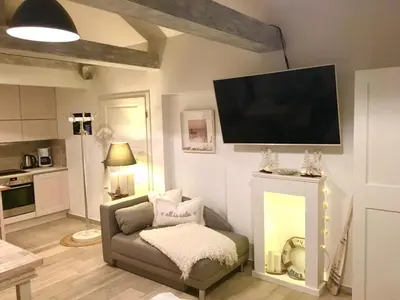 Küche/Küchenzeile in der Unterkunft GartenApartment Strandgut mit Outdoor Whirlpool und Garten