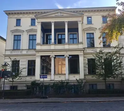Das Gebäude in dem sich das Aparthotel befindet