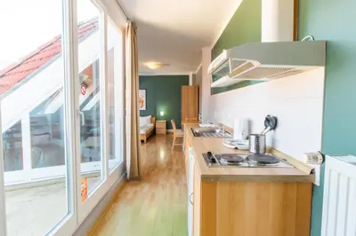 Küche/Küchenzeile in der Unterkunft St Christopher's Inn Berlin - Apartments